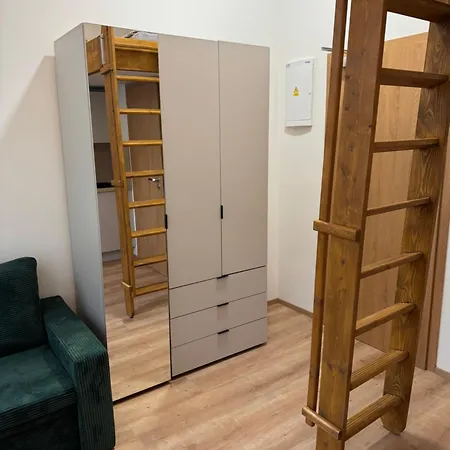 Cute Corner R&f Apartment
